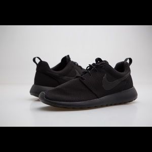 Nike Roshe One Run All Black Men'sSize 9.5